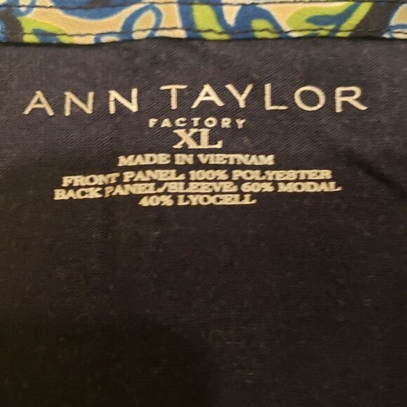 Ann Taylor Navy Patterned Top Sz XL - Picture 3 of 3